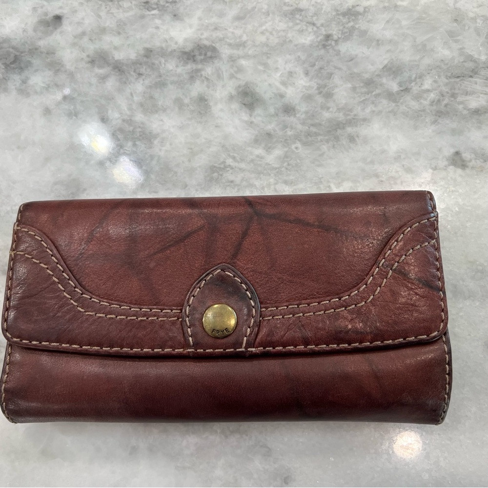 Frye Melissa Dark Brown Genuine Italian Leather Wallet with Brass Snap. EC